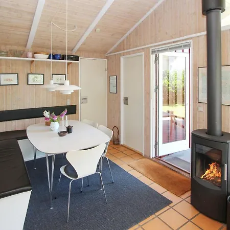 2 Bedroom Lovely In Samso Holiday home Toftebjerg