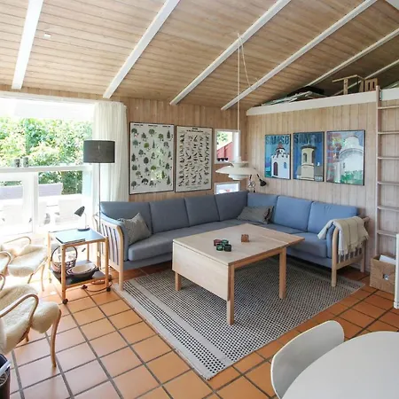 2 Bedroom Lovely In *