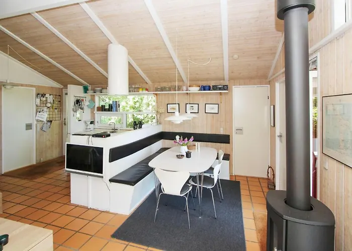 2 Bedroom Lovely In Casa vacanze